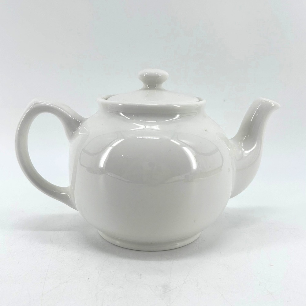 Crate & Barrel Duchess White Stoneware Teapot 38 Oz Simple Classic Round Design - Picture 4 of 10